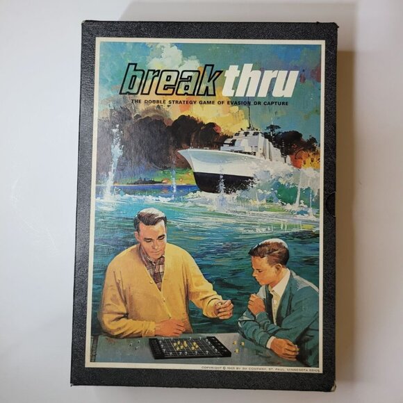Break Thru 1965 The Double Strategy Game of Evasion or Capture Book Shelf - Picture 2 of 15